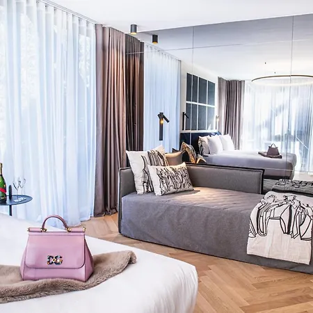 Cad Hotel