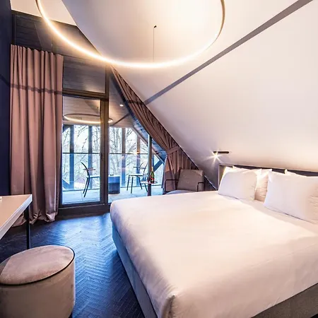 Cad Hotel