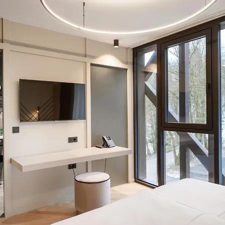 čad Hotel 4*